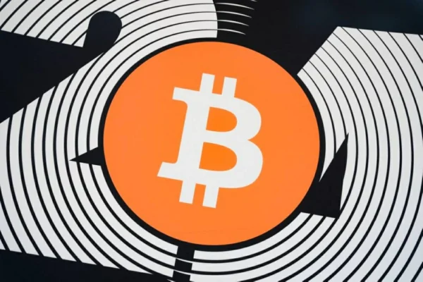 البيتكوين عند مستوى فني حاسم.. هل تهبط إلى 40 ألف دولار؟