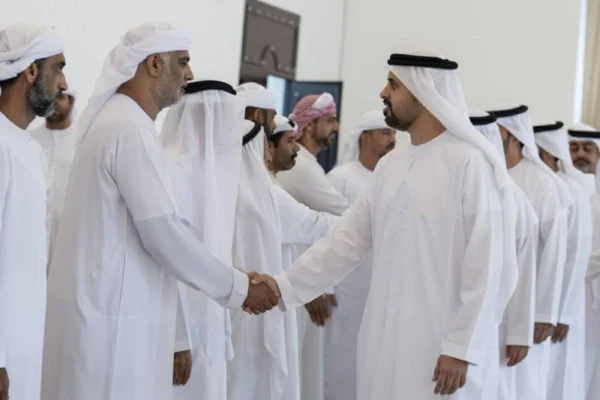 ذياب بن محمد بن زايد يعزي في وفاة شقيق الشهيد أحمد الزيودي