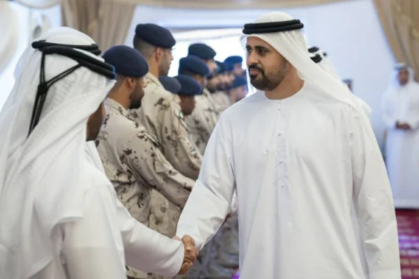 ذياب بن محمد بن زايد يعزي في شهيد الوطن عيسى البلوشي
