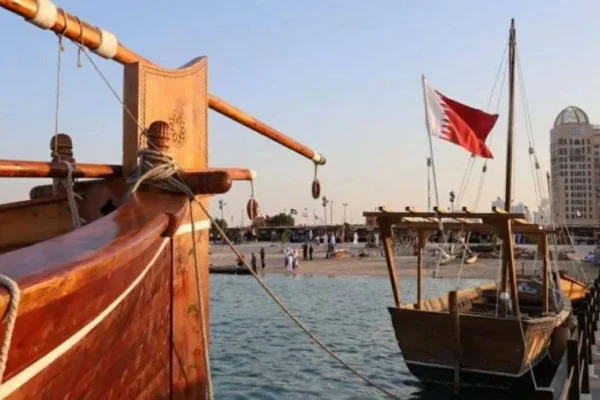 قطر توقف أنشطة مستخدمي الوسائط البحرية مؤقتاً