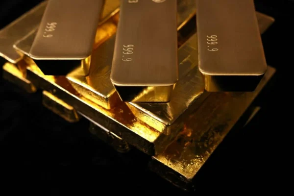 بريق الذهب يخبو بعد أسوأ أداء شهري منذ 2008