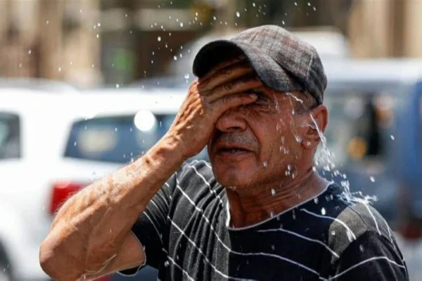 تحذيرات الأرصاد المصرية.. طقس ساخن وحرارة تصل إلى 45 في هذه المناطق