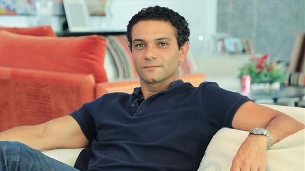 آسر ياسين يفاجئ جمهوره برسوماته الخاصة عبر السوشيال ميديا