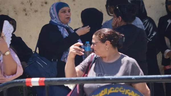 10 حالات إعياء بين طلاب الثانوية العامة بالدقهلية خلال امتحان الإنجليزي