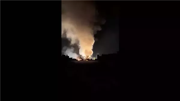 اللقطات الأولى للضربات الأمريكية على مواقع إستراتيجية في بوشهر وتشابهار بإيران (فيديو)