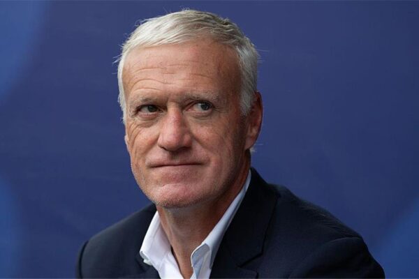 رد فعل غاضب من لاعب فرنسا تجاه ديشامب بعد الفوز على السويد