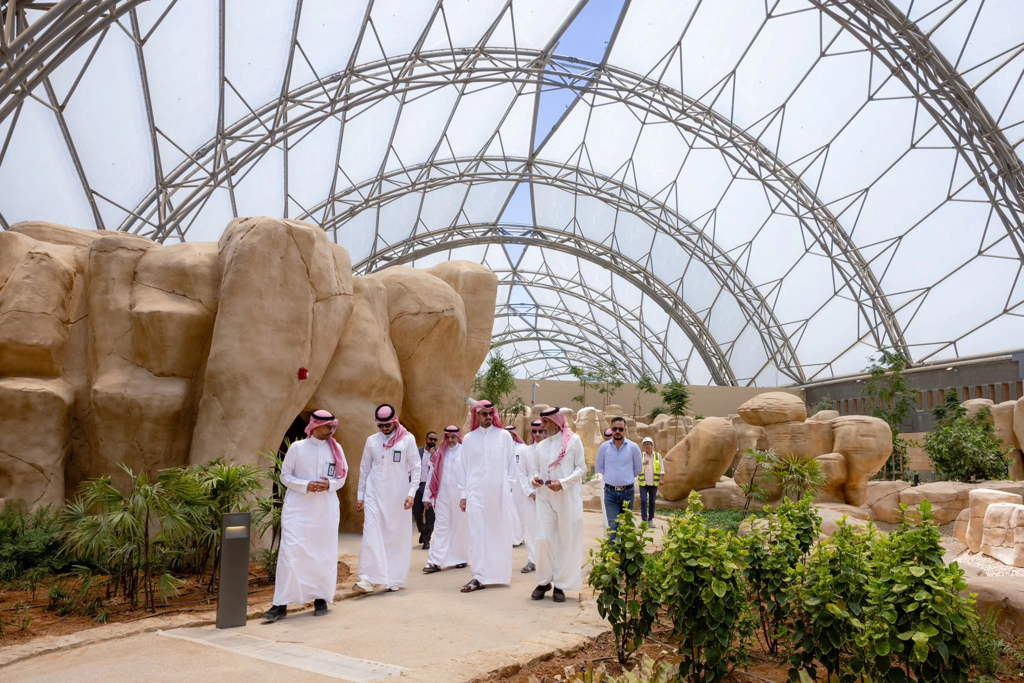Riyadh Mayor: King Abdullah Gardens Near Completion, Offering 21°C Amid Heatwave