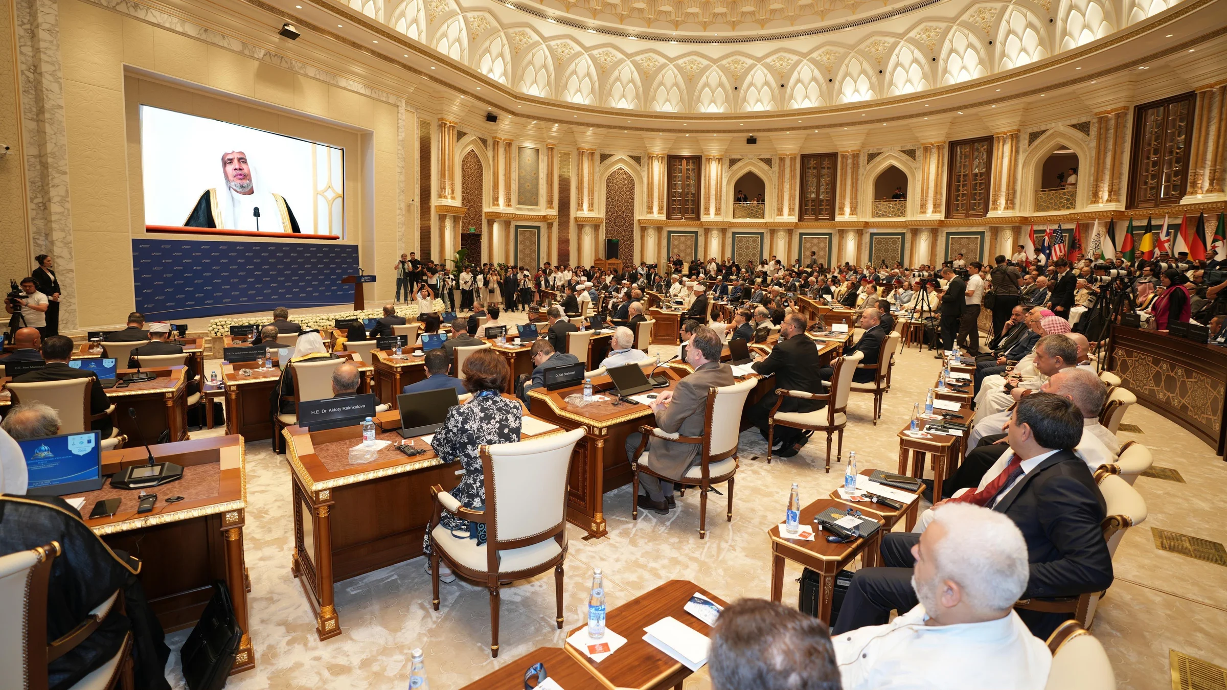 أمين عام رابطة العالم الإسلامي يشاركُ في المنتدى الإسلامي الدولي الأول “الحضارة الإسلامية: طريقُ السّلام والتّسامُح والتّنوير”