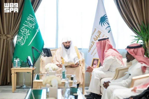 النائب العام يستقبل مواطنين ومقيمين ويوجّه بسرعة معالجة قضاياهم
