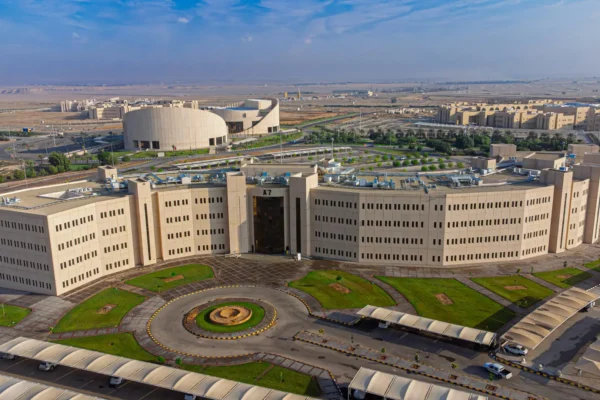 جامعة القصيم تفتح التقديم على 29 برنامجاً للدراسات العليا للعام 1448هـ