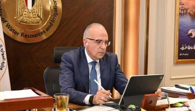 وزير الري يوجه بالمتابعة الدقيقة للموقف التنفيذي للمشروع القومي لضبط نهر النيل