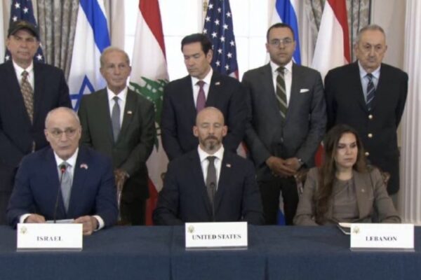 اتفاق بلا انسحاب: هل تحوّل التفاوض مع السلطة اللبنانية إلى غطاء لبقاء الاحتلال الإسرائيلي في الجنوب؟