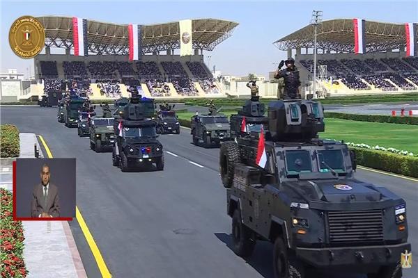 الرئيس السيسي يشاهد استعراض إمكانيات الدولة لمواجهة الأزمات والكوارث