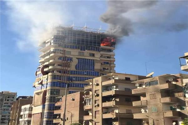بالصور| حريق هائل بيرج معهد الاتصالات في سوهاج 