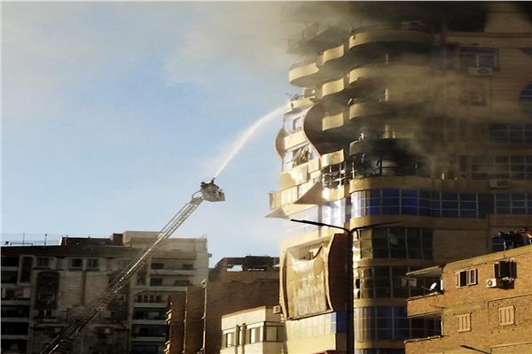 محافظ سوهاج: خروج الحالات الـ 6 المصابة باختناق في حريق معهد الاتصالات