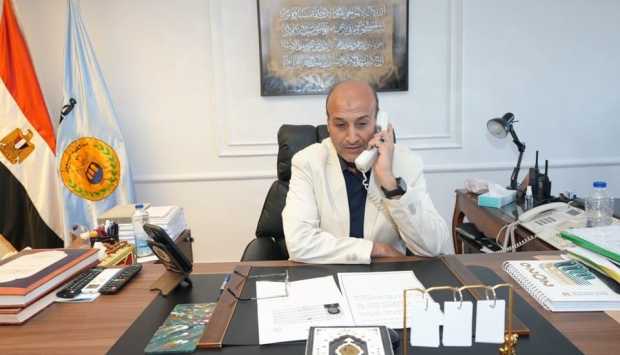 محافظ أسيوط يهنئ “هناء” الأولى جمهوريا في دبلوم التكنولوجيا التطبيقية