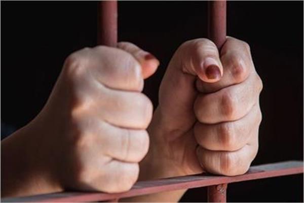 تجديد حبس المتهمتين بقتل سيدتين في مشاجرة نسائية مسلحة بقنا 