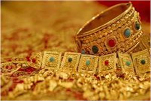تراجع أسعار الذهب بمنتصف تعاملات الجمعة.. وعيار 21 بـ 5815 جنيهًا