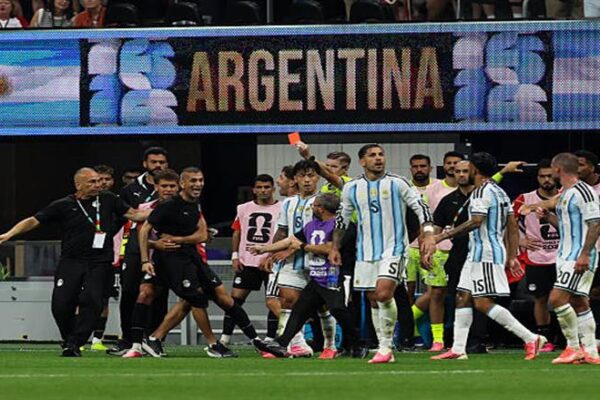 من ضمنها مباراة مصر.. الصحفي رومان مولينا يتوعد «فيفا» والاتحاد الأرجنتيني بفضيحة تاريخية