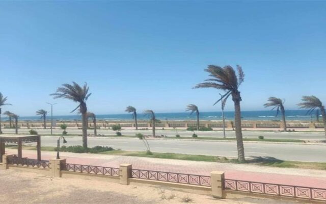 «الأرصاد» تحذر من نشاط الرياح على 5 شواطئ غدا.. وتوقعات بسقوط أمطار