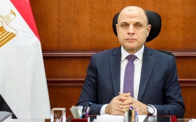 محافظ الغربية يوجه بسرعة إصدار تراخيص البناء في العزب المعتمدة