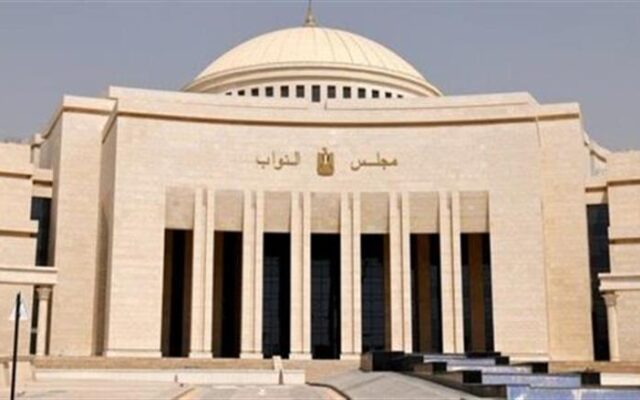 «الأوقاف» على طاولة البرلمان اليوم.. 7 طلبات إحاطة بسبب تعطيل الاستثمارات