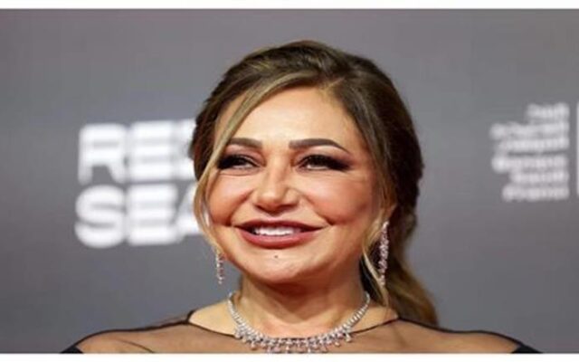 ليلى علوي تدعم المنتخب: «قاتلوا لآخر لحظة وشوبير كان أسطورة»