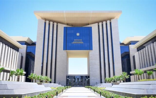 مصر تدين استهداف ناقلة سعودية في مضيق هرمز