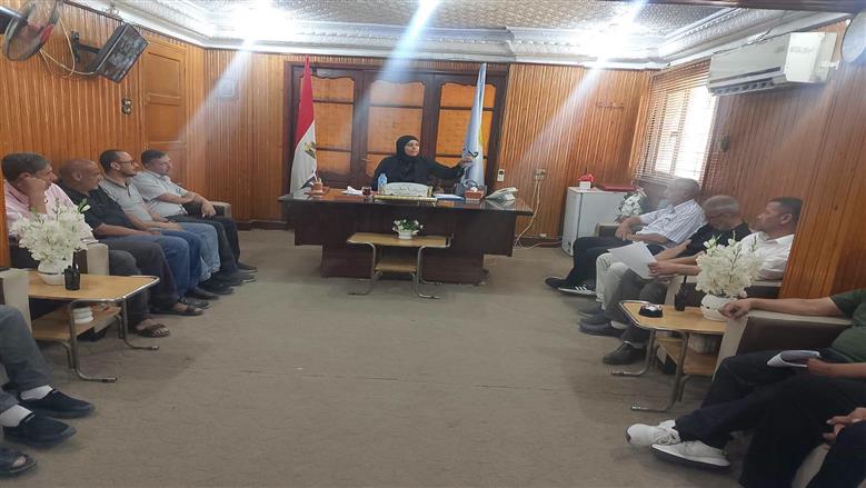 رئيس مدينة بيلا تعقد اجتماعين لمتابعة الأداء التنفيذي وتحسين الخدمات