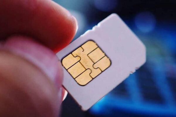 ليست مجرد شريحة هاتف.. كيف تتحول SIM المفقودة إلى بوابة لسرقة أموالك؟