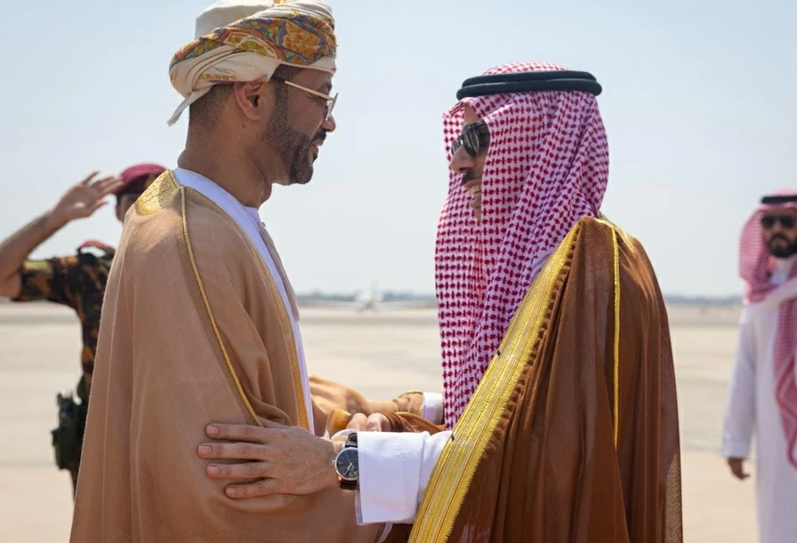 وزير الخارجية يصل إلى سلطنة عُمان – أخبار السعودية
