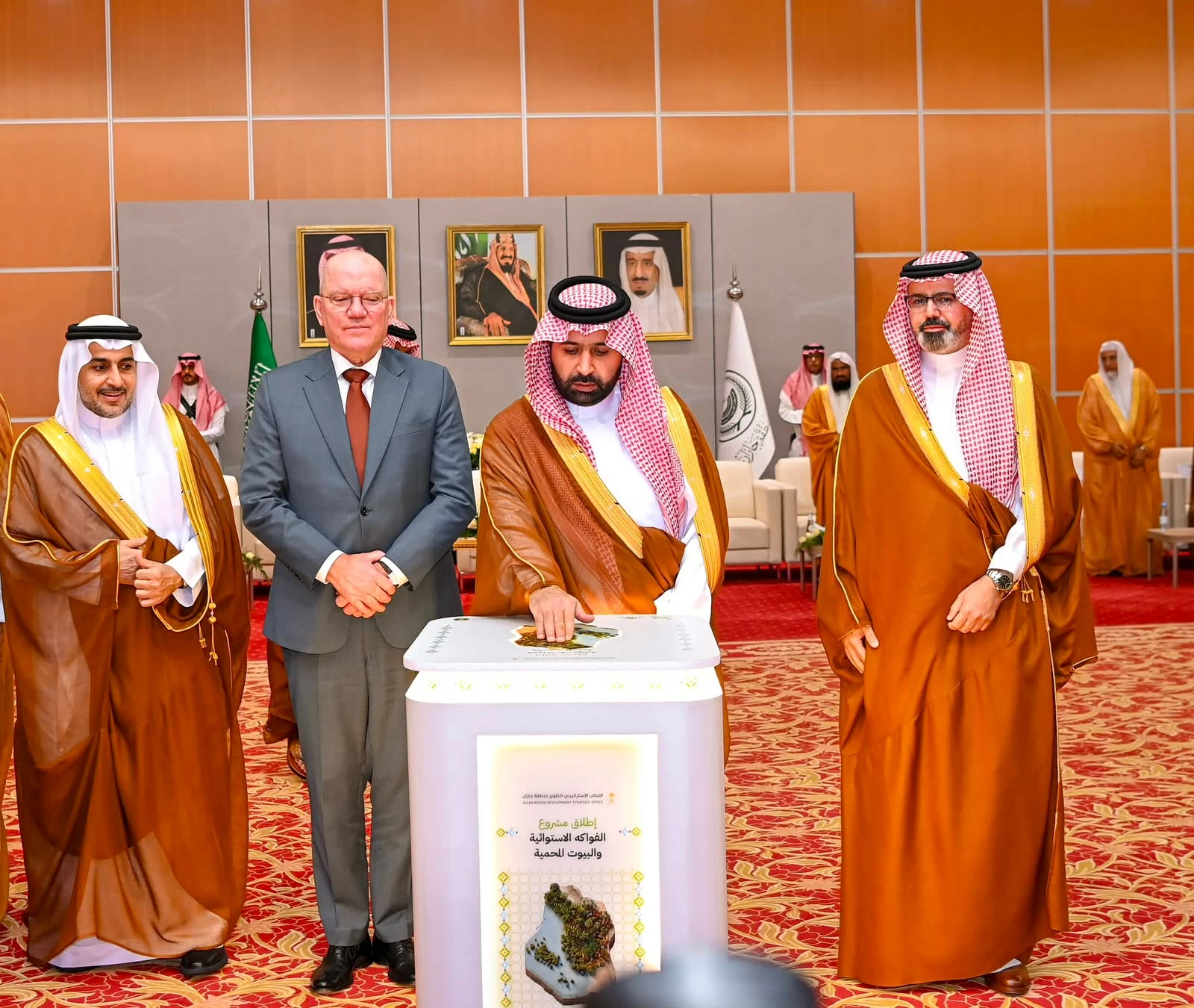 أمير جازان يطلق مشروع «الفواكه الاستوائية والبيوت المحمية» – أخبار السعودية