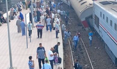 إصابة 14 شخصا إثر خروج إحدى عربات قطار كفر الشيخ – طنطا عن القضبان