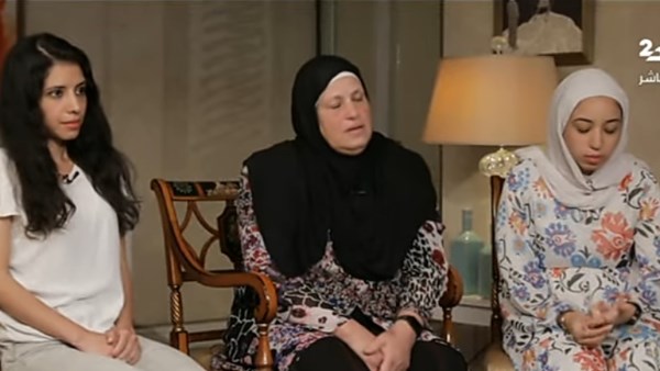 تعرضت للعنف وتحملت مسئولية أبنائي لسنوات