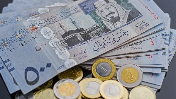تحركات جديدة في سعر الريال السعودي أمام الجنيه اليوم.. تعرف على أعلى وأقل سعر في البنوك