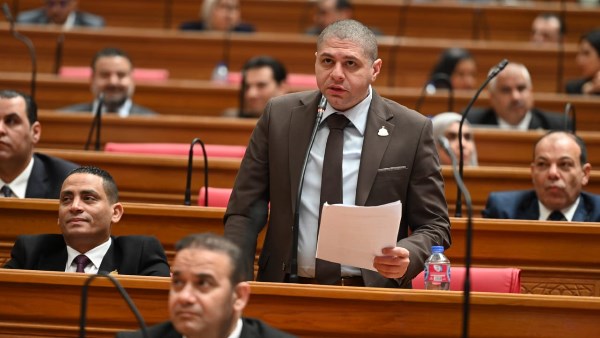 الرئيس السيسي يقود استراتيجية طموحة لبناء صناعة سيارات تنافس عالميا