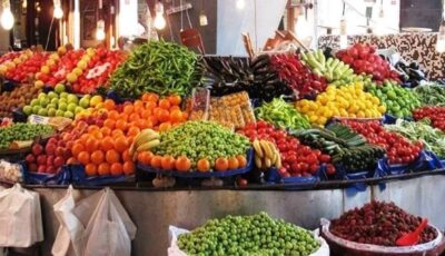 مفاجأة.. لماذا تضع المحلات الفاكهة والخضروات داخل أكياس شبكية؟