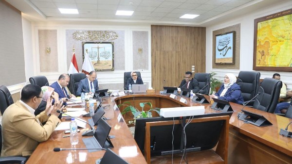 موجز أخبار الوادي الجديد| المحافظ تترأس لجنة اختبار المتقدمين.. والسيطرة على حريق قرية القصر بالداخلة