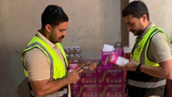 الغربية.. ضبط مخزن غير مرخص يضم آلاف العبوات الغذائية مجهولة المصدر