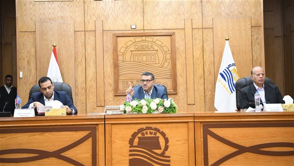 حظر إصدار تراخيص مؤقتة خارج الحيز العمراني والتشديد على نقل مخازن جمع وفرز القمامة