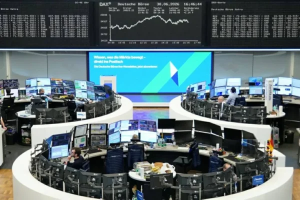 أسهم أوروبا تتراجع بعد مكاسب قوية وسط شكوك حول اتفاق إيران