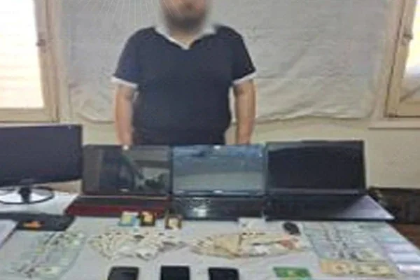 سقوط شبكة قرصنة ضخمة في مصر.. شخص واحد أدار 72 موقعاً