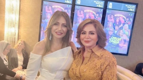 إلهام شاهين تدعم ليلى علوي في العرض الخاص لـ«ابن مين فيهم؟» برسالة مؤثرة