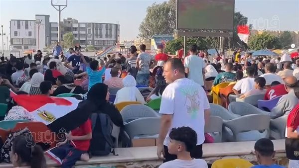 توافد الآلاف على مراكز الشباب بالشرقية لمتابعة مباراة مصر والأرجنتين (صور)