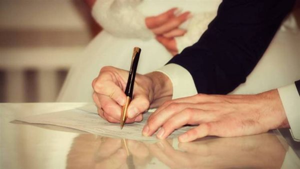 نقيب المأذونين يكشف نسبة عقود الزواج التي فيها العصمة للزوجة
