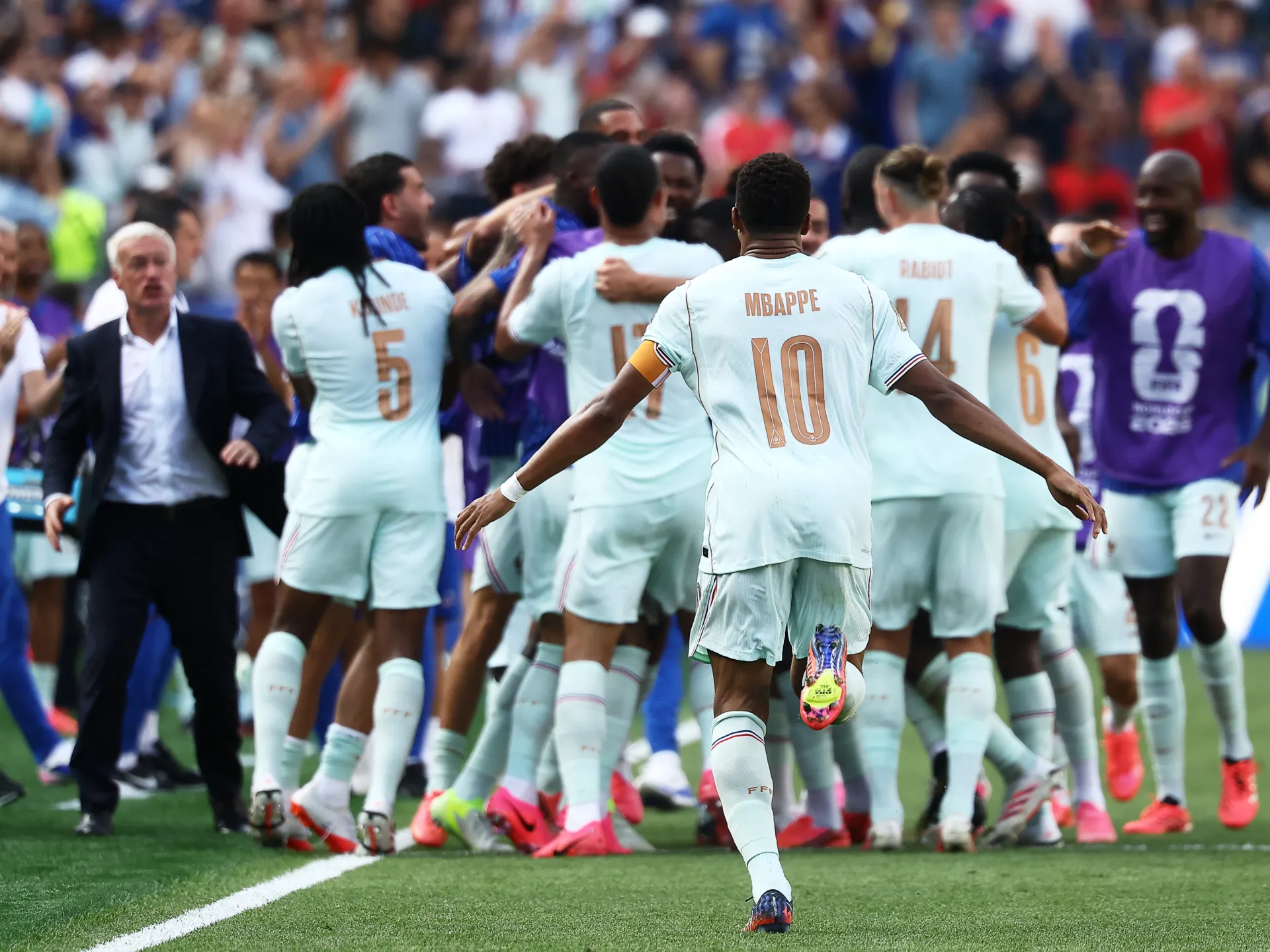 لا يخلو من نقاط الضعف.. كيف يمكن إيقاف منتخب فرنسا؟ | رياضة