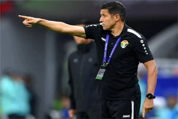 عموته - الأهلي يقدم الحسين عموتة مديرا فنيا جديدا في مؤتمر صحفي غدا