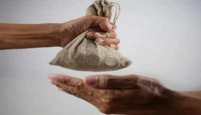الأزهر: الزكاة لا تسقط بالموت وتخرج من التركة قبل توزيعها