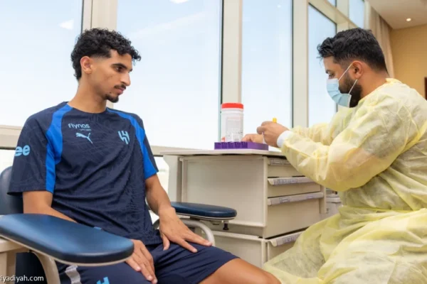 نواف بن سعد يجتمع بلاعبي الهلال.. وفحوصات طبية شاملة للوافدين الجدد في مينا