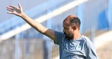 المصري يكشف جهازه الفني ويجدد لحمادة وثروت
